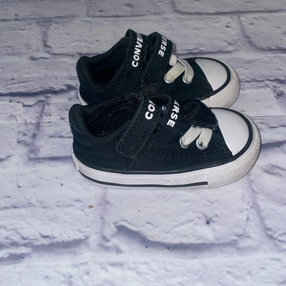 Converse Chuck Taylor Double Velcro - Size 3